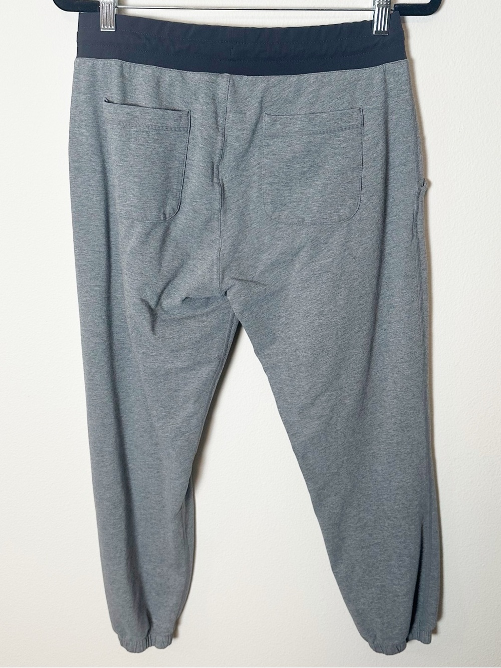 Vuori Men's Balboa Jogger Sweatpant Grey Small - Picture 4 of 7